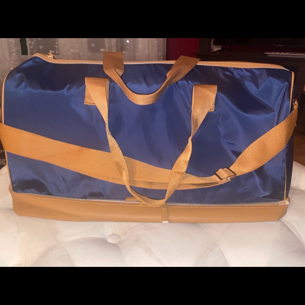 NWOT DSW Weekender Bag - Navy & Tan